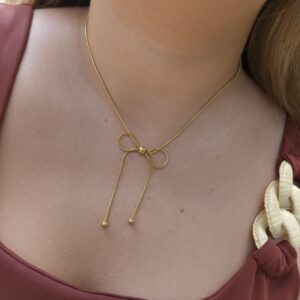 Bow necklace