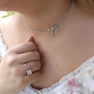 Bow choker necklace in silver