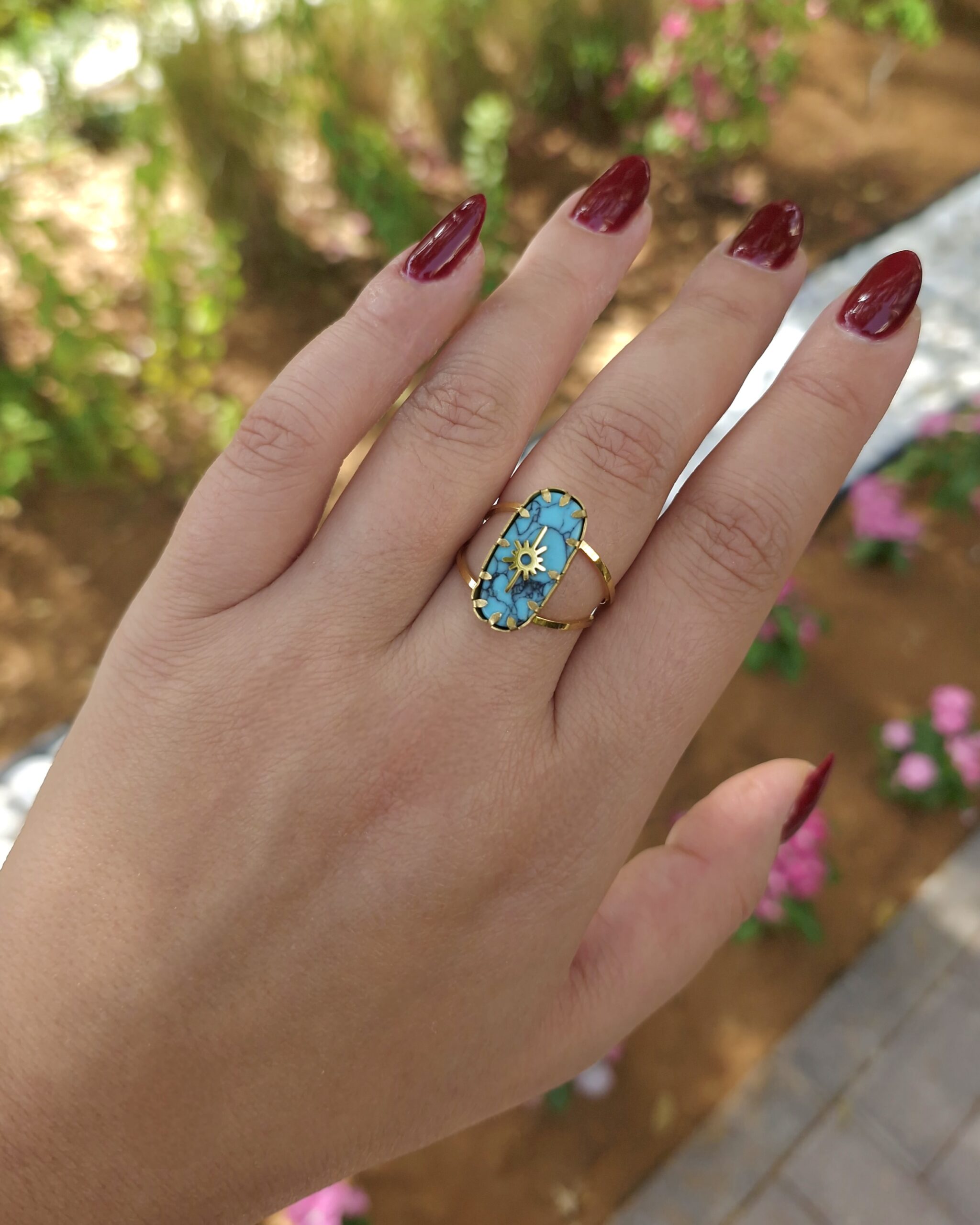 Oval turquoise ring