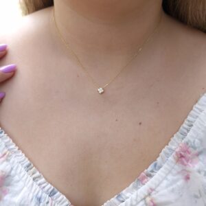 Mini flower necklace