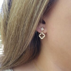 Delicate flower earrings