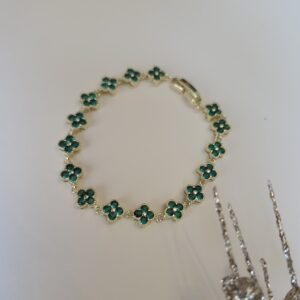 Emerald flowers bracelet