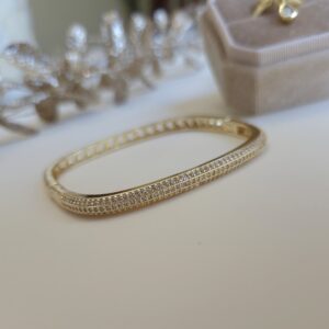 Square shaped bangle