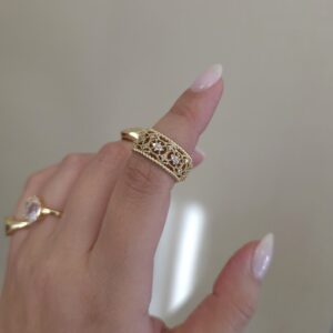 Queen ring