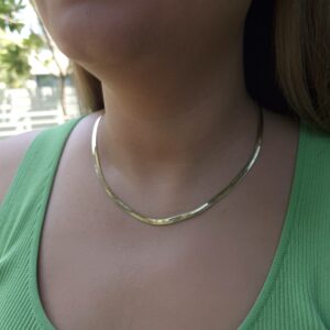 Flat necklace